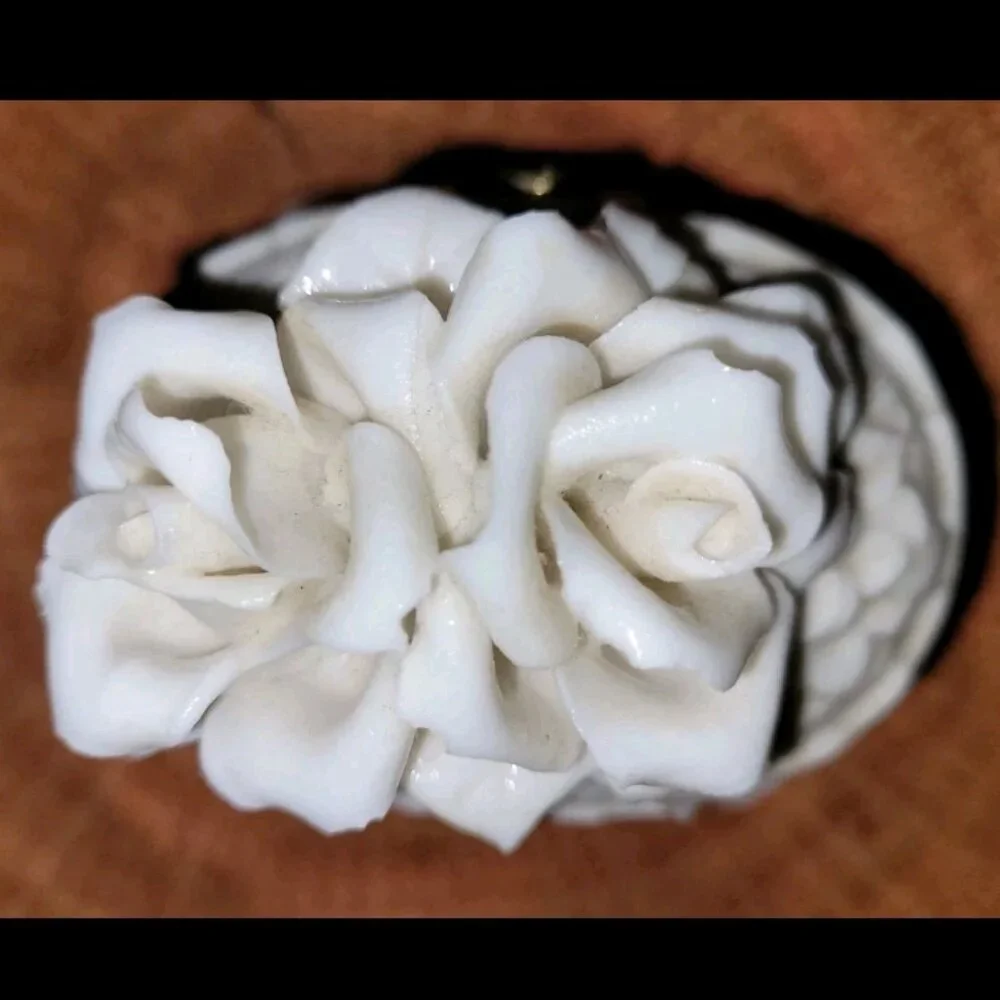 🌹 Antique White Bisque Porcelain Trinket Jewelry Box W. Gold Trimming & Roses